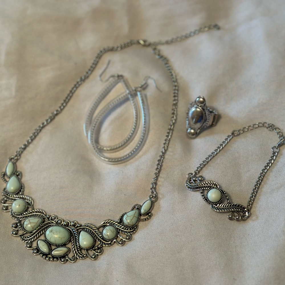 Turquoise/Aqua necklace bracelet earring ring set